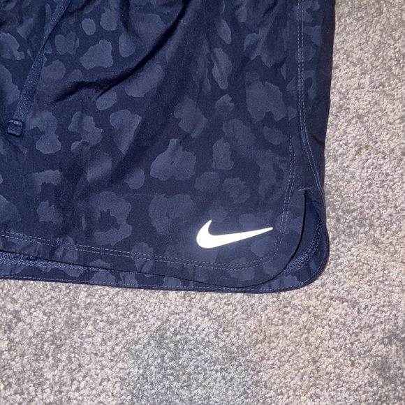 NIKE RUNNING SHORTS - Picture 2 of 3